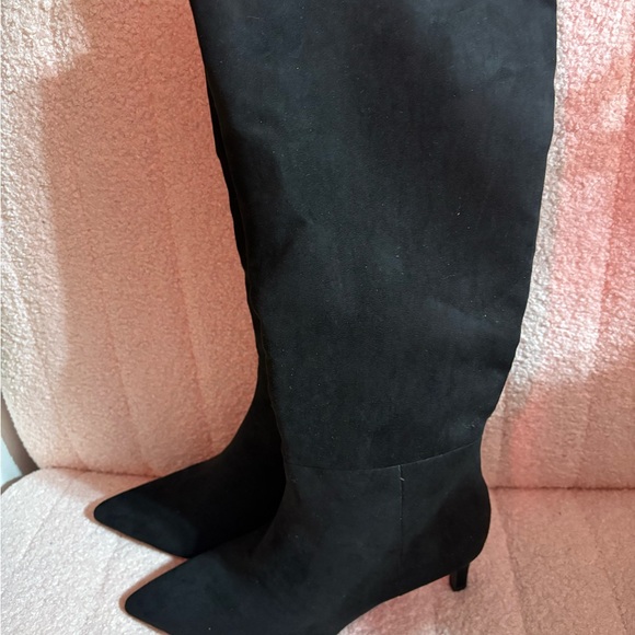 Target - Elegant Black Women's Boots - Picture 2 of 6